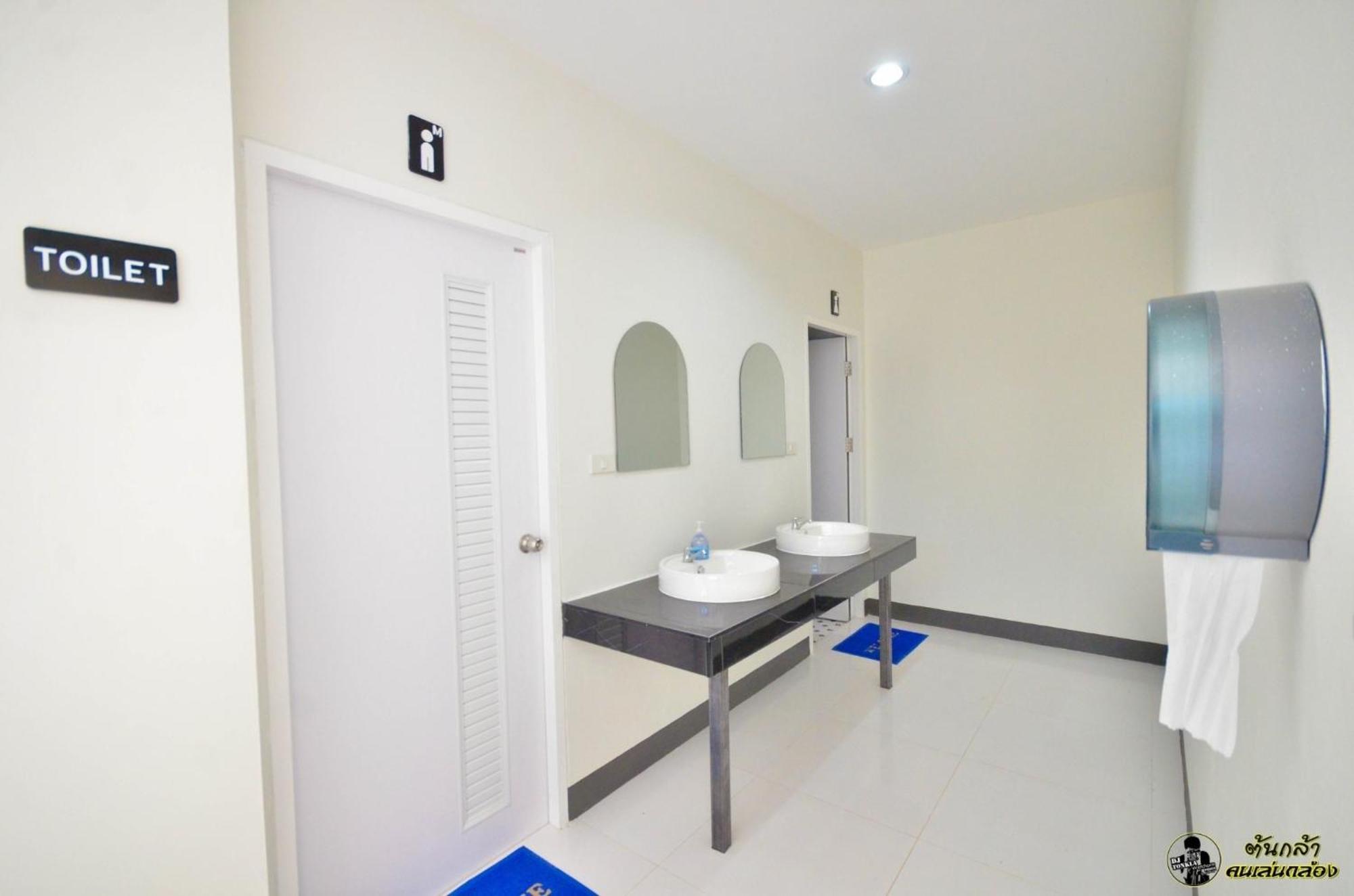 แอ่ว-ดีld Hotel&Residences Ngao エクステリア 写真