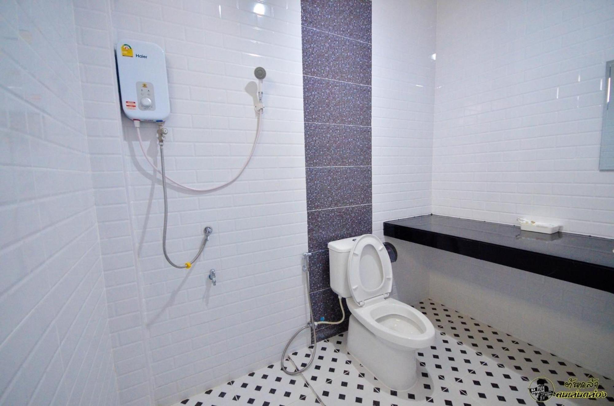 แอ่ว-ดีld Hotel&Residences Ngao エクステリア 写真