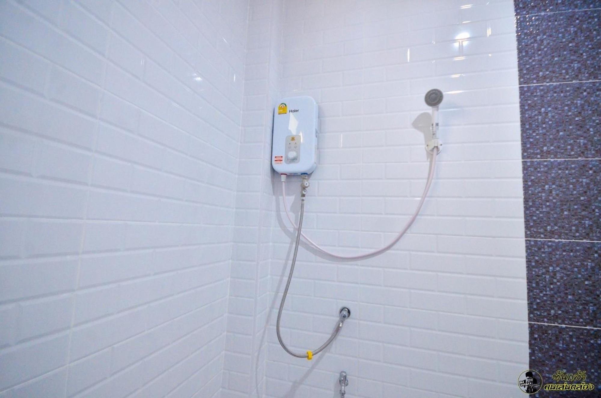 แอ่ว-ดีld Hotel&Residences Ngao エクステリア 写真